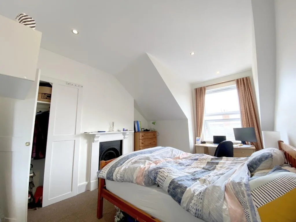6 bedroom terraced house for rent