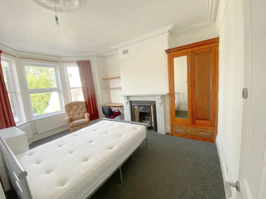 6 bedroom terraced house for rent