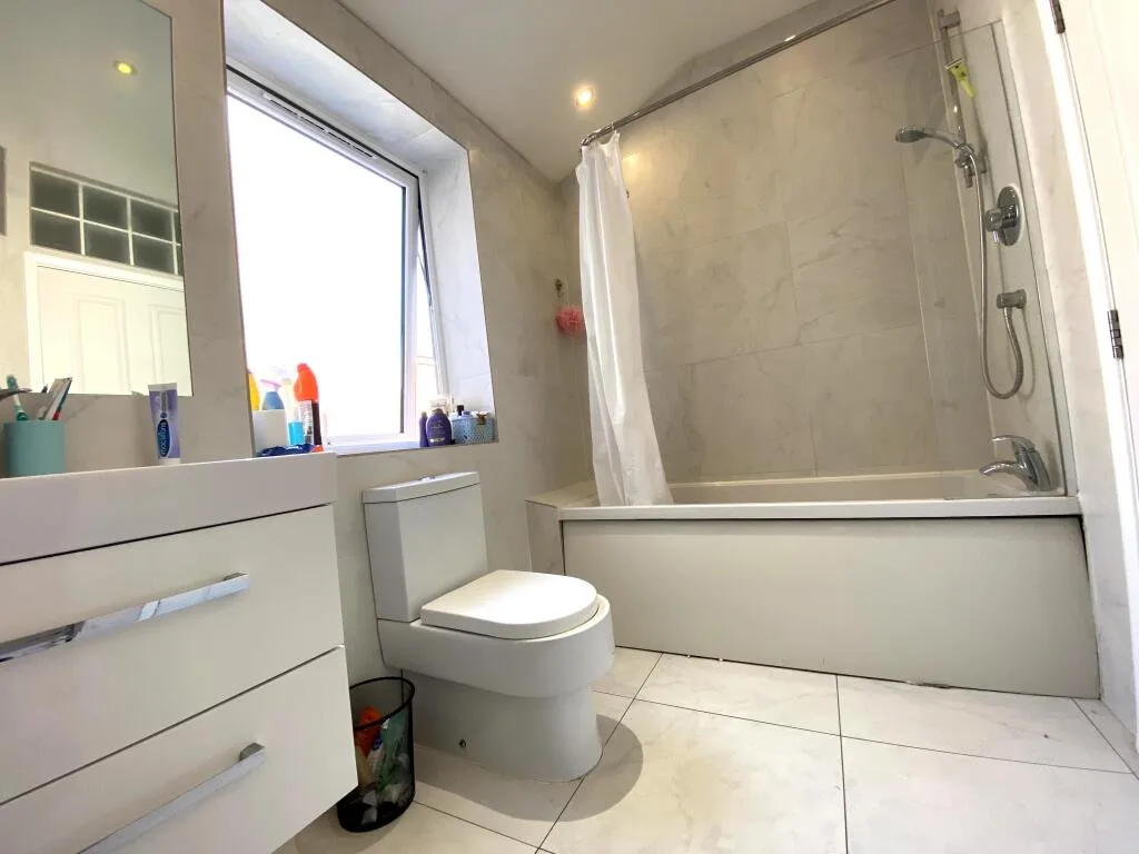6 bedroom terraced house for rent