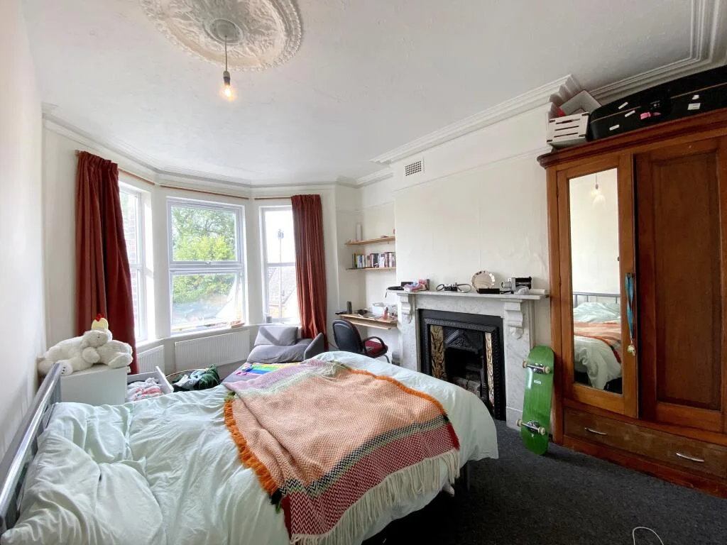 6 bedroom terraced house for rent