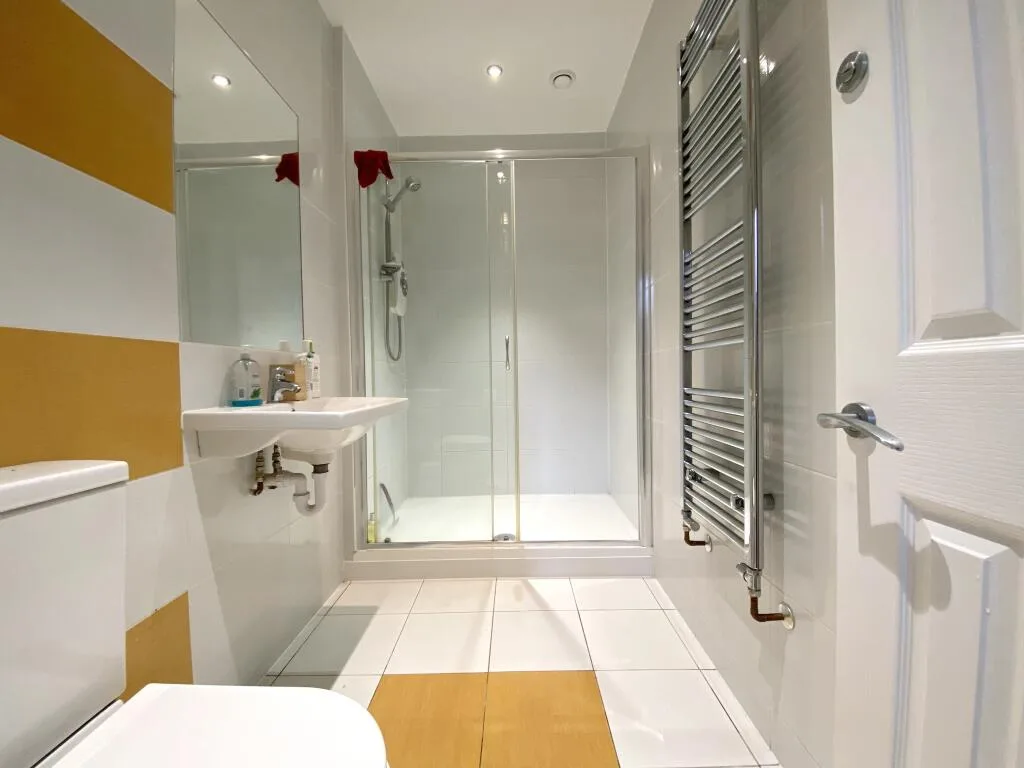 6 bedroom terraced house for rent