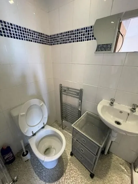 5 bedroom house for rent