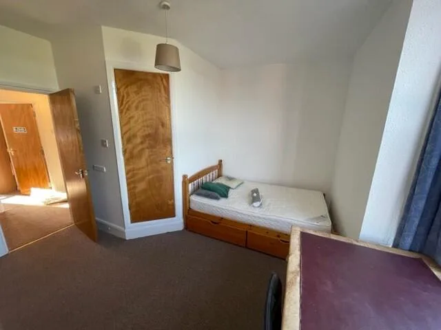 5 bedroom house for rent