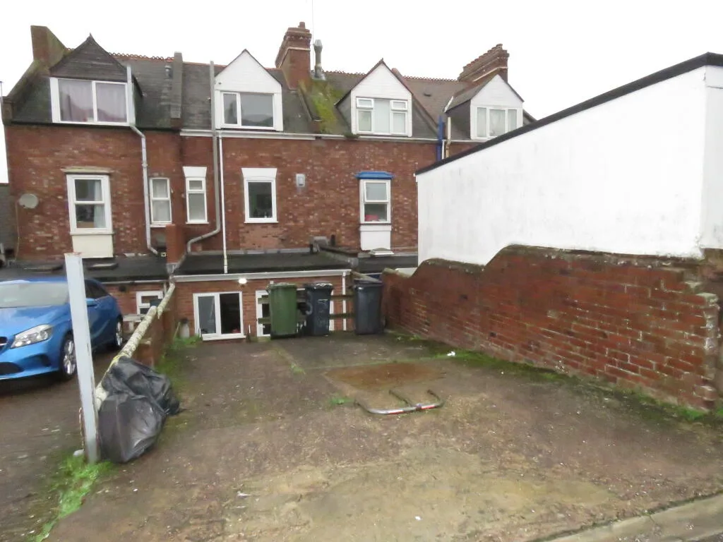 5 bedroom house for rent