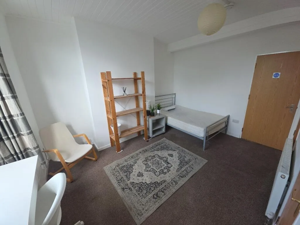 5 bedroom house for rent