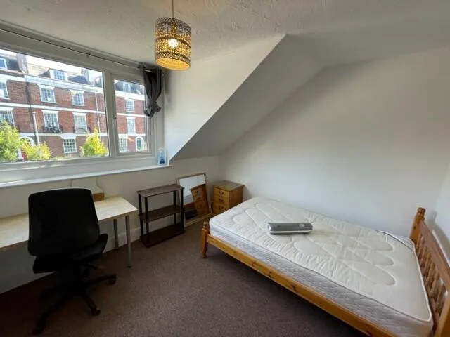 5 bedroom house for rent