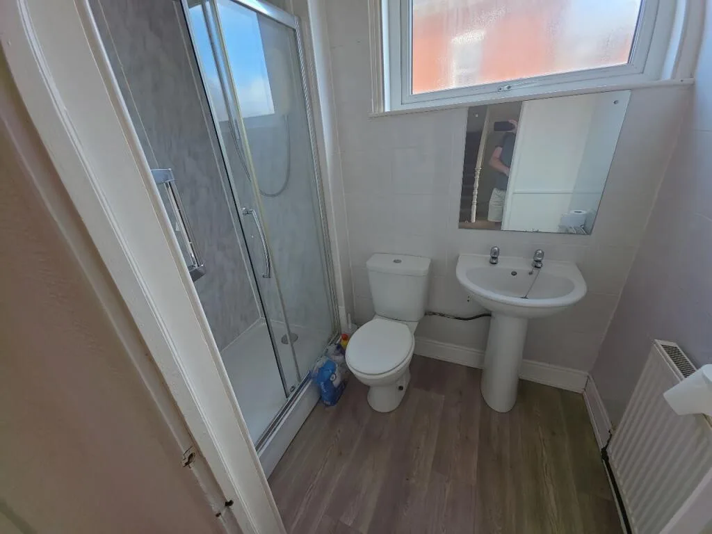 6 bedroom terraced house for rent