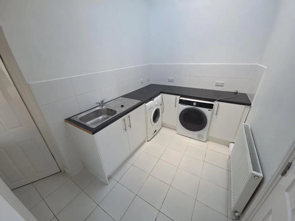 6 bedroom terraced house for rent