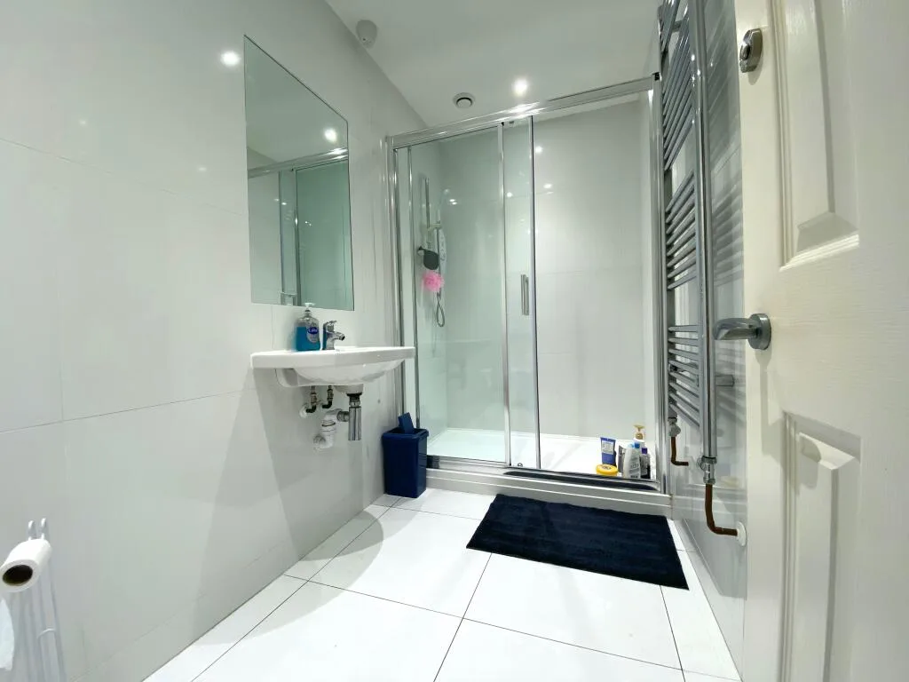 5 bedroom terraced house for rent