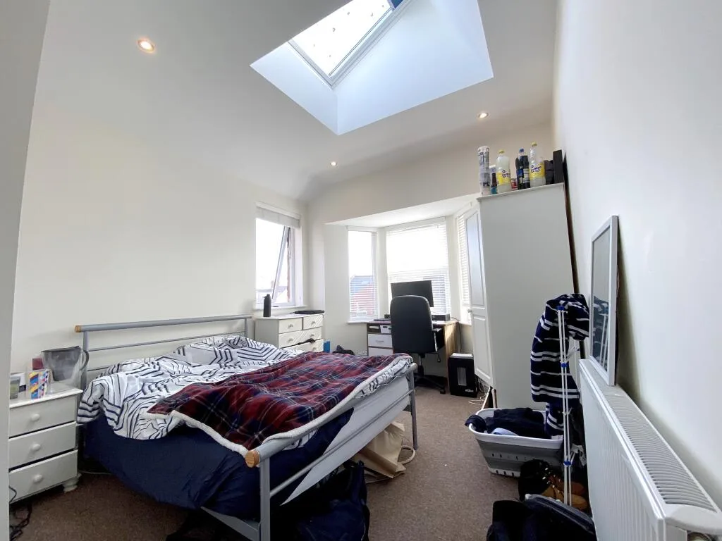 5 bedroom terraced house for rent