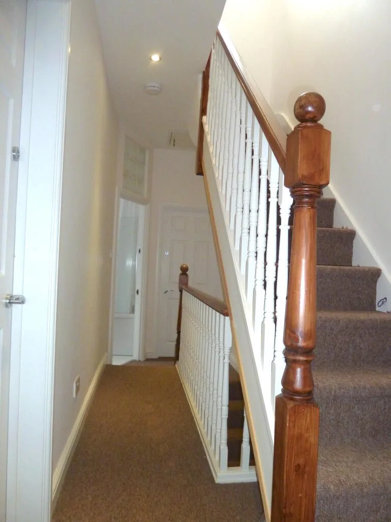 5 bedroom terraced house for rent