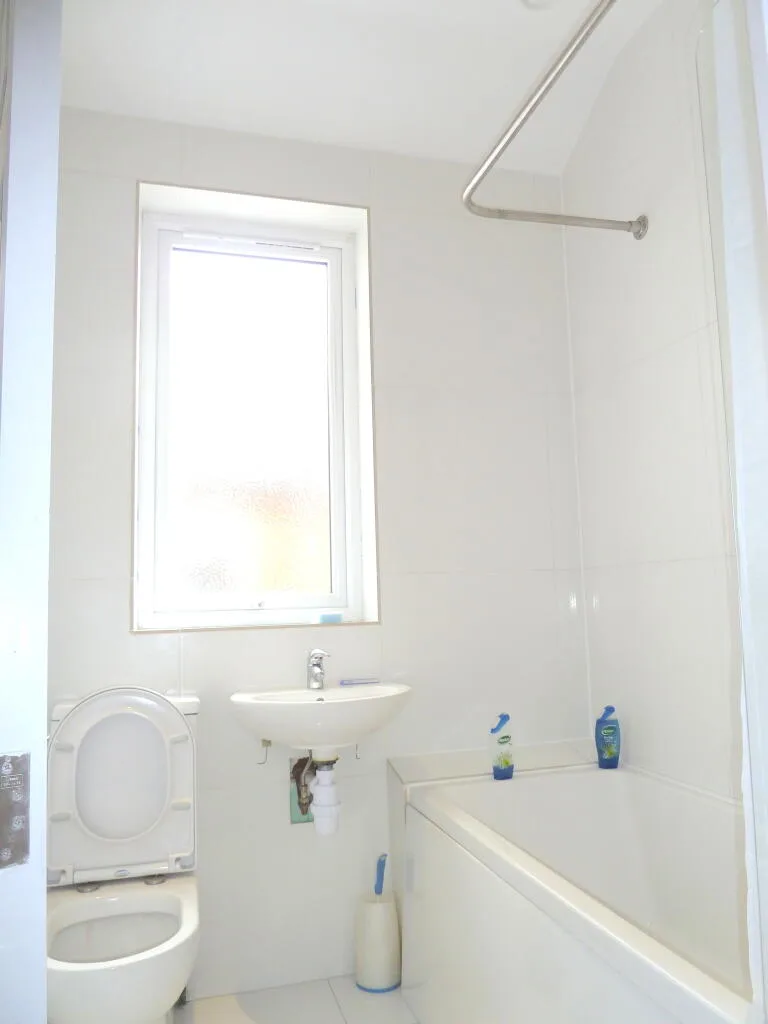 5 bedroom terraced house for rent
