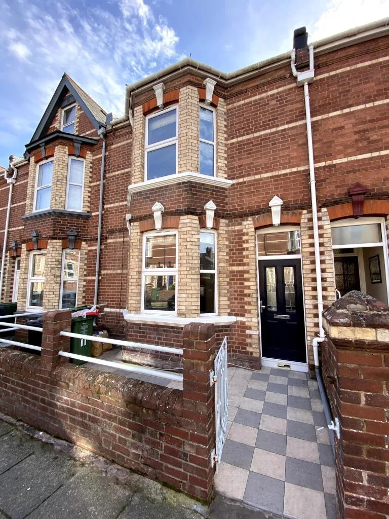 5 bedroom terraced house for rent
