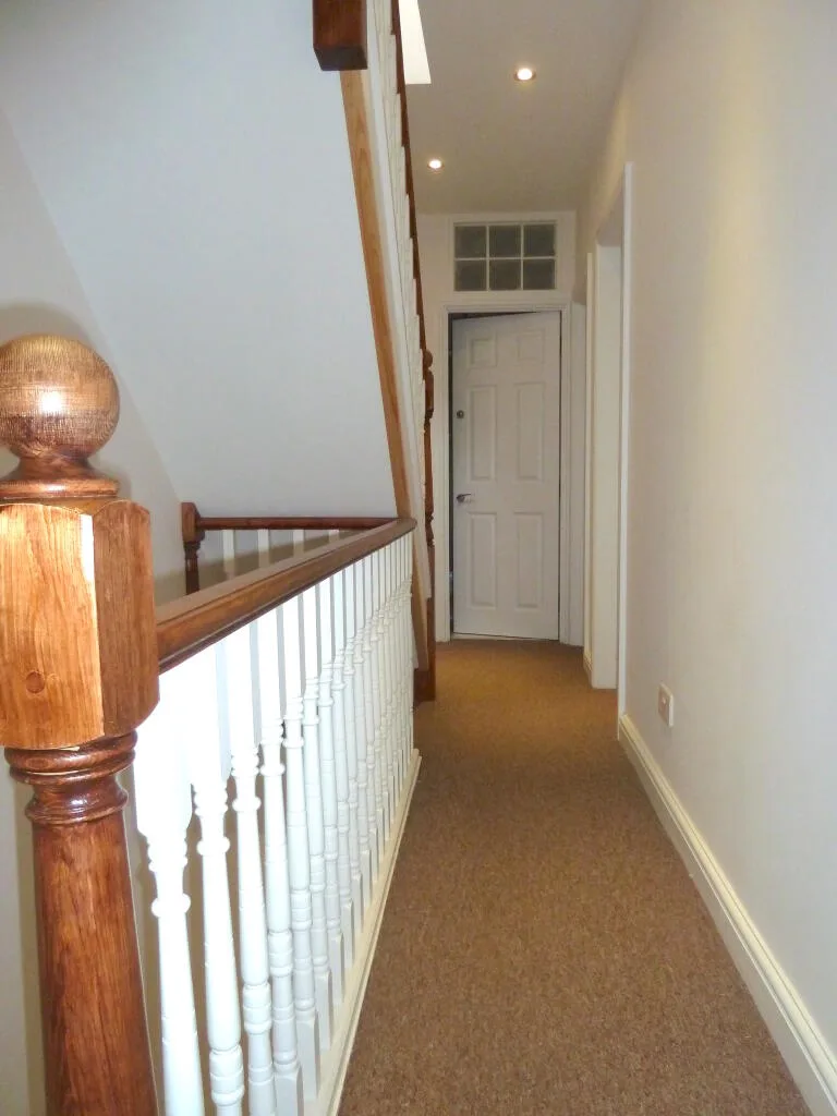 5 bedroom terraced house for rent