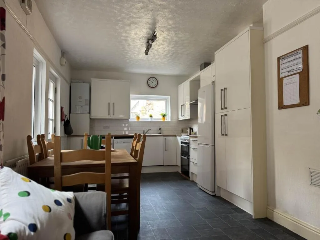 5 bedroom house for rent