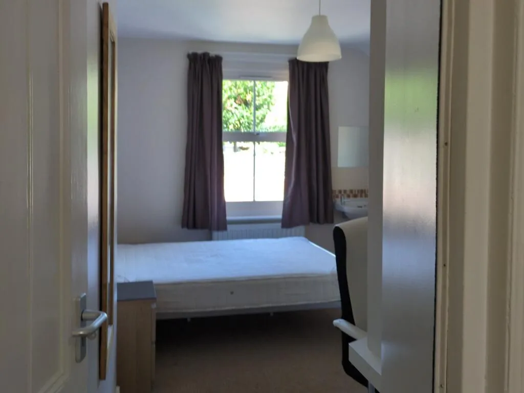 6 bedroom terraced house for rent