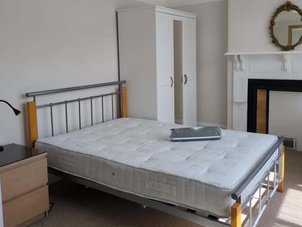 6 bedroom terraced house for rent