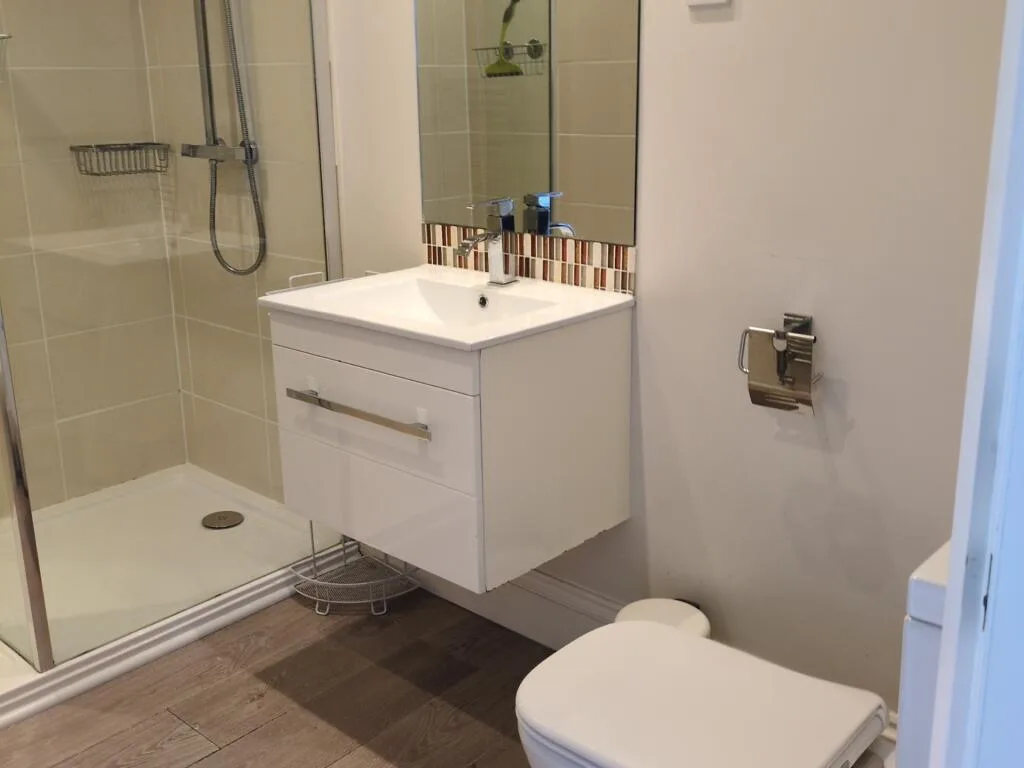 6 bedroom terraced house for rent