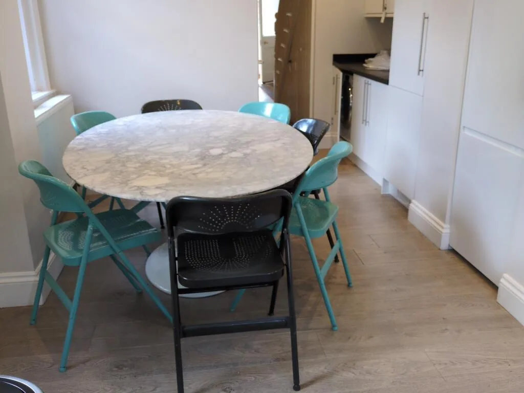 6 bedroom terraced house for rent