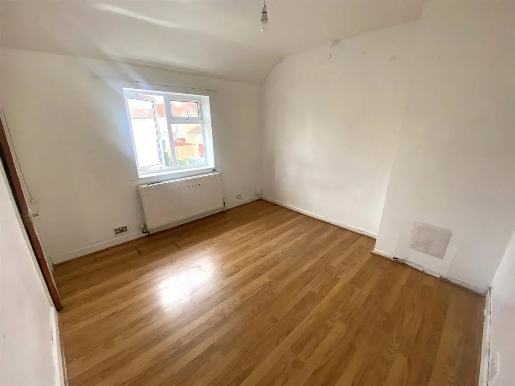 3 bedroom semi-detached house for rent