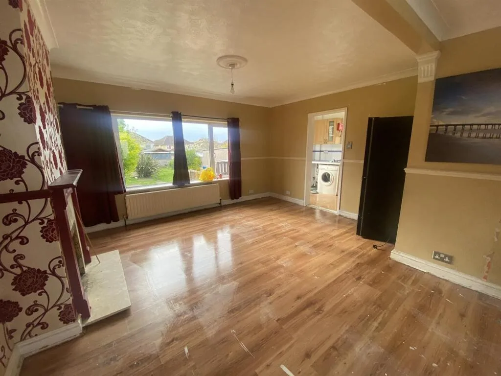 3 bedroom semi-detached house for rent