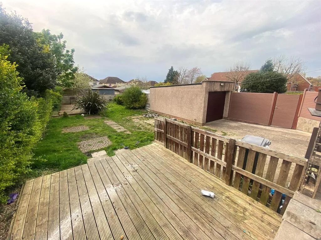 3 bedroom semi-detached house for rent