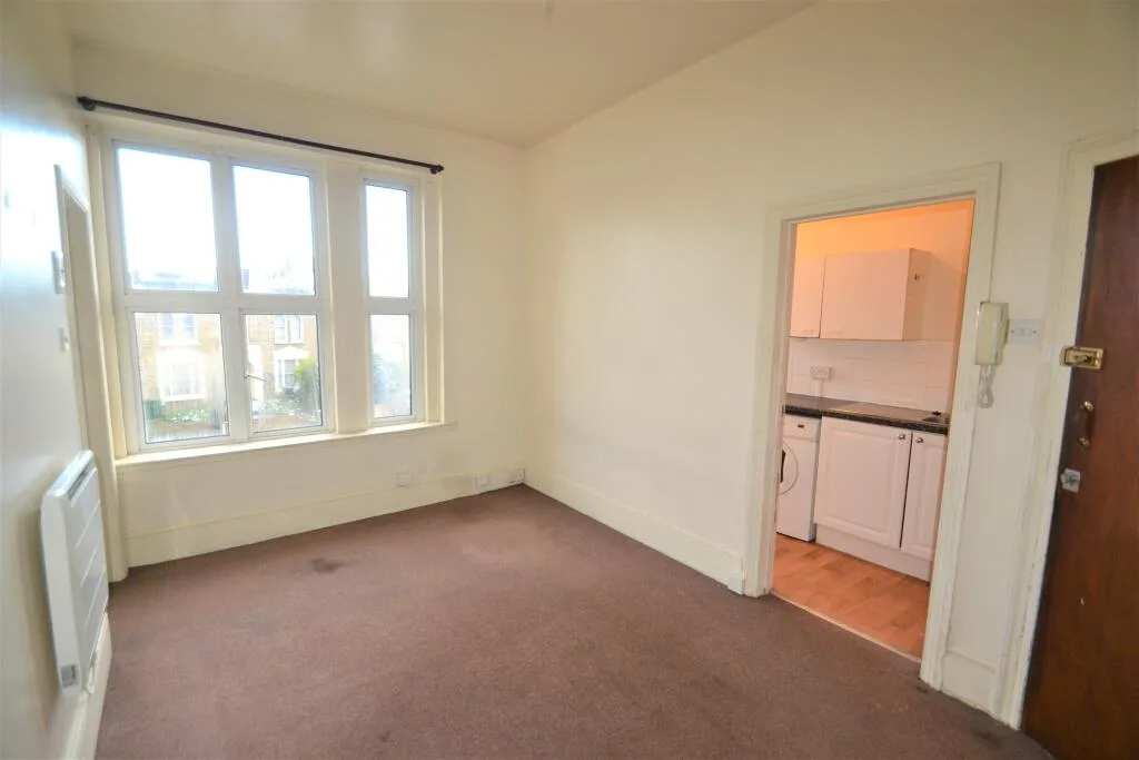 Studio flat for rent