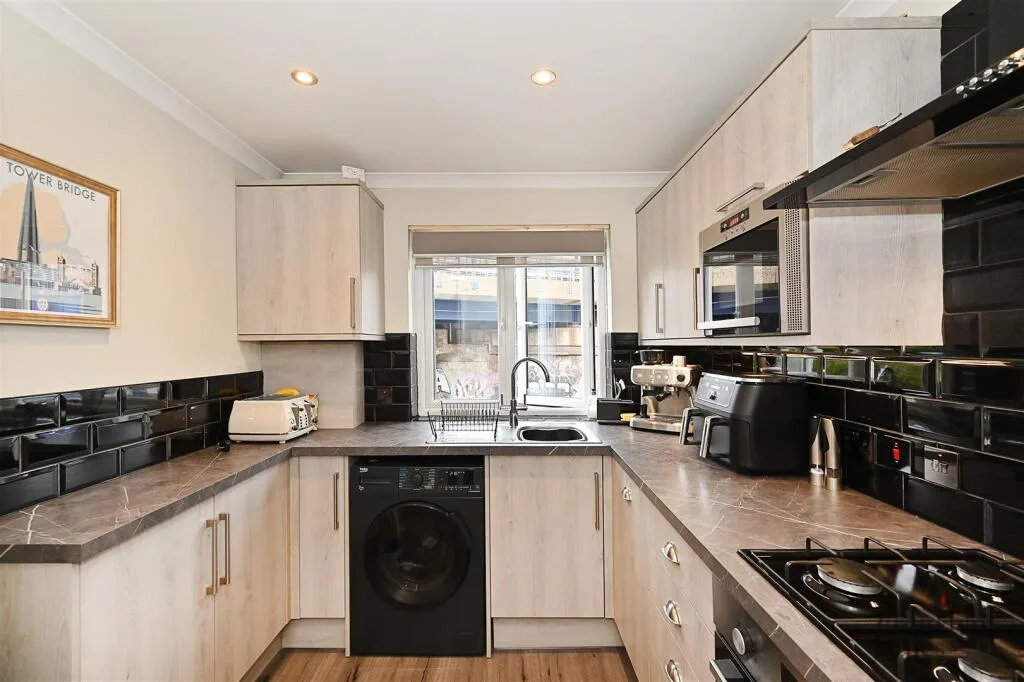 2 bedroom house for rent
