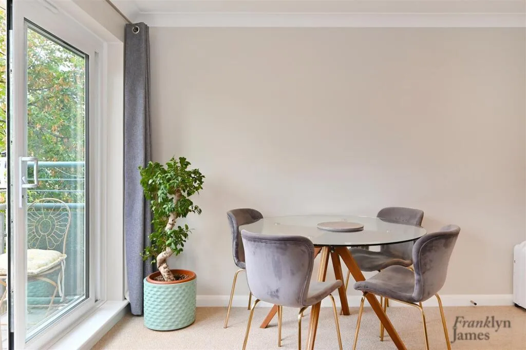 2 bedroom house for rent