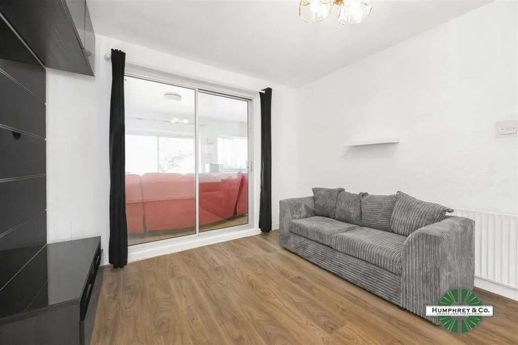 4 bedroom semi-detached house for rent