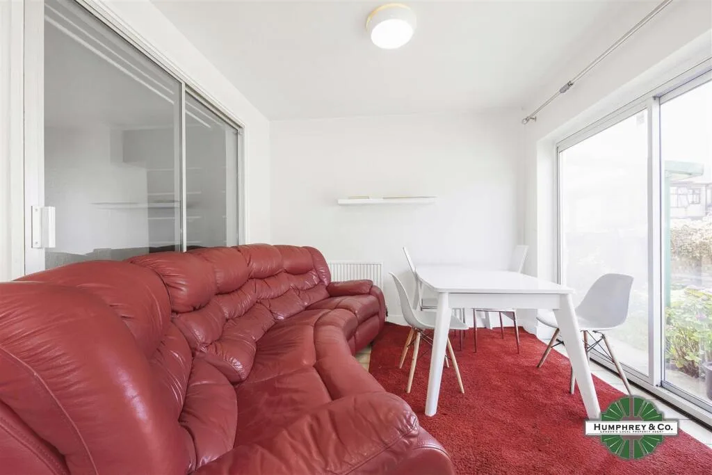 4 bedroom semi-detached house for rent