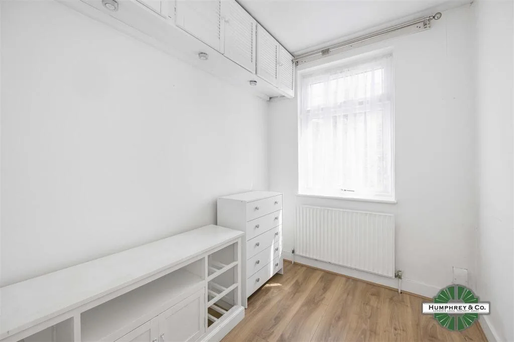 4 bedroom semi-detached house for rent