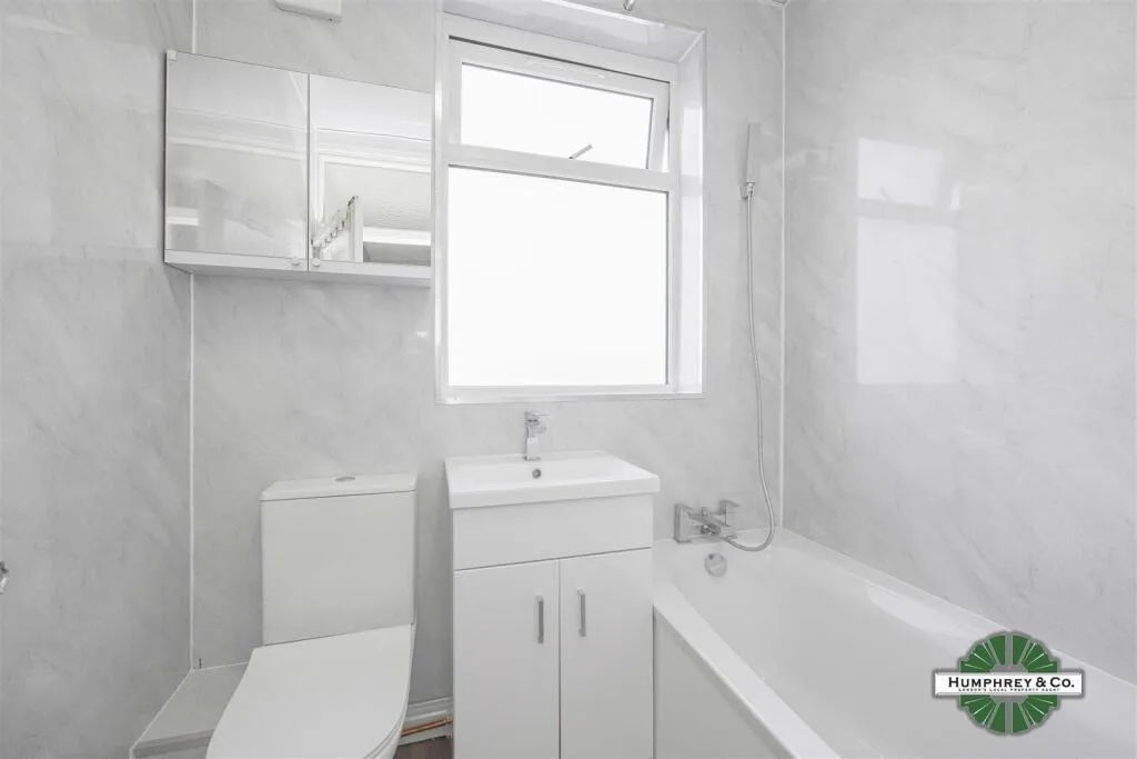 4 bedroom semi-detached house for rent