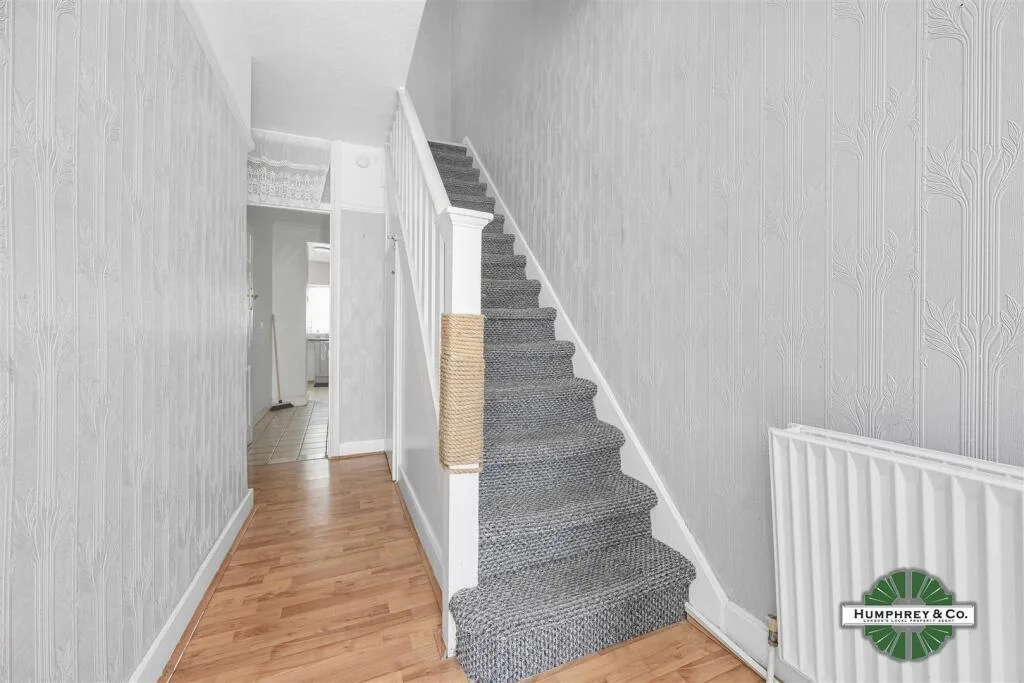 4 bedroom semi-detached house for rent