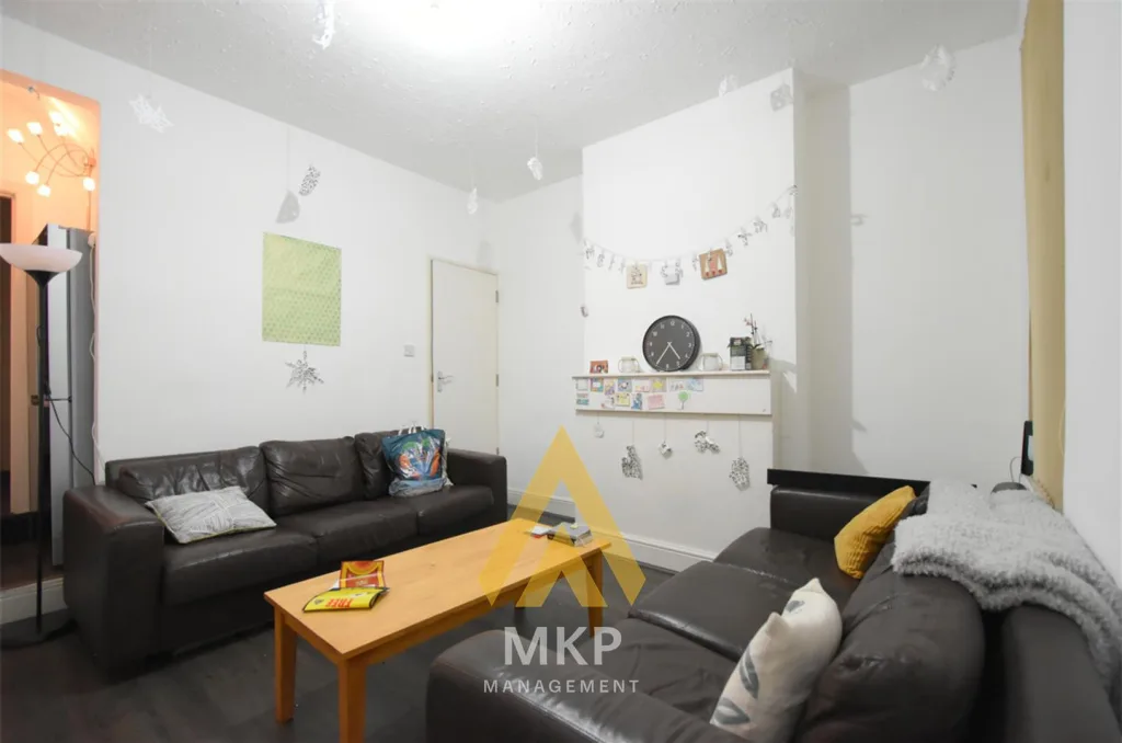 4 bedroom terraced house for rent