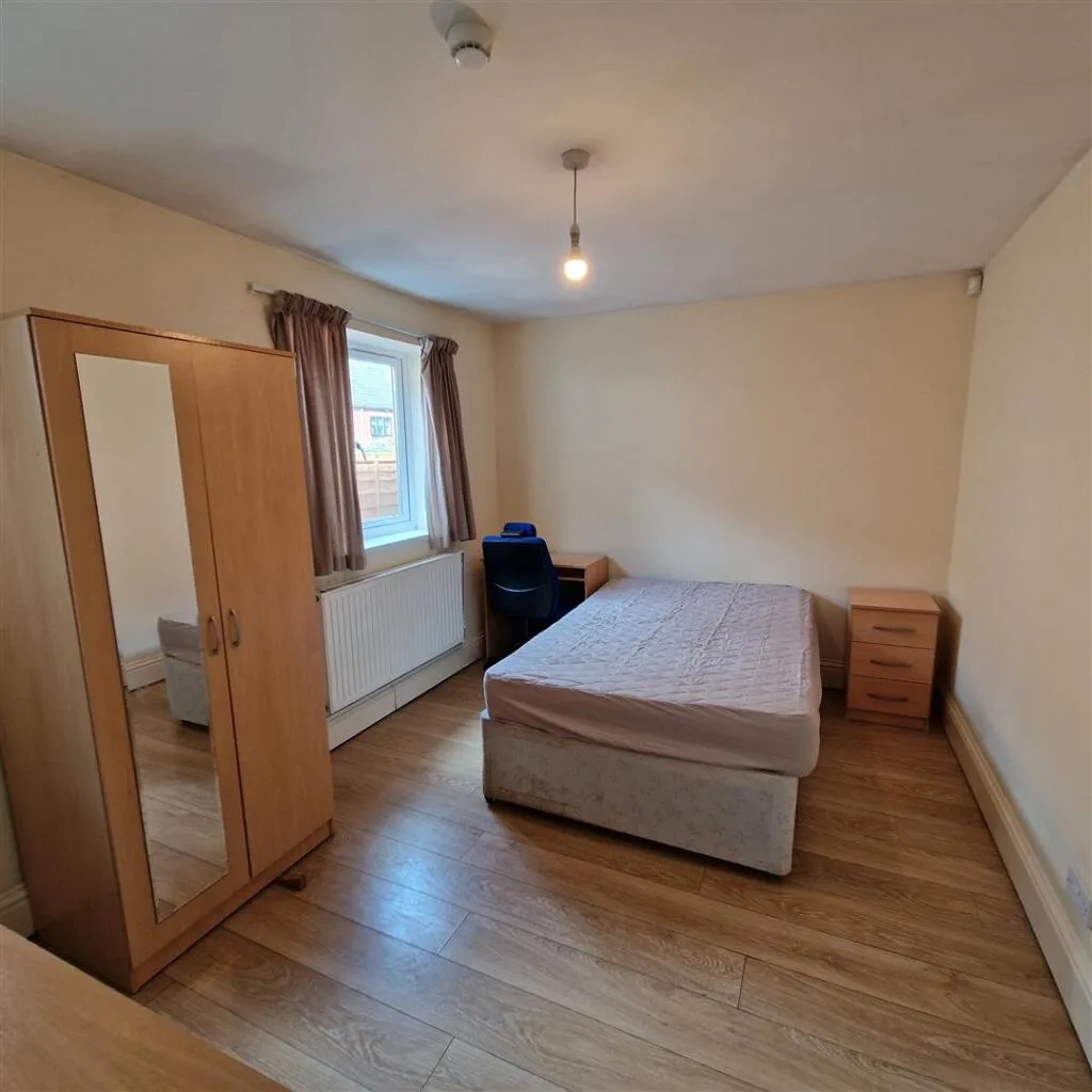 4 bedroom terraced house for rent