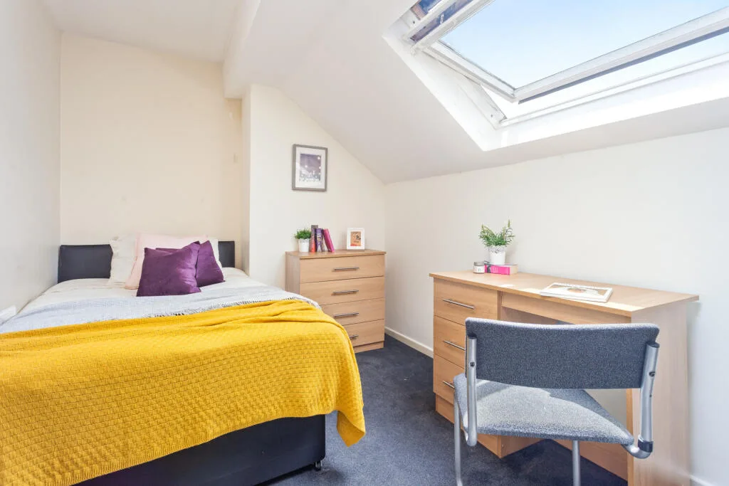 5 bedroom terraced house for rent
