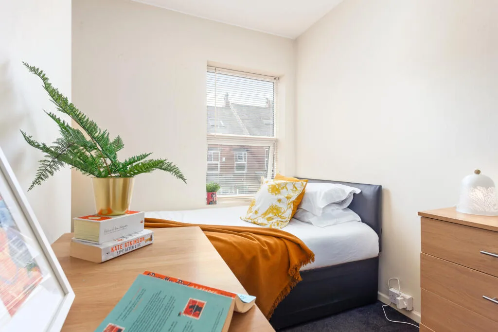 5 bedroom terraced house for rent