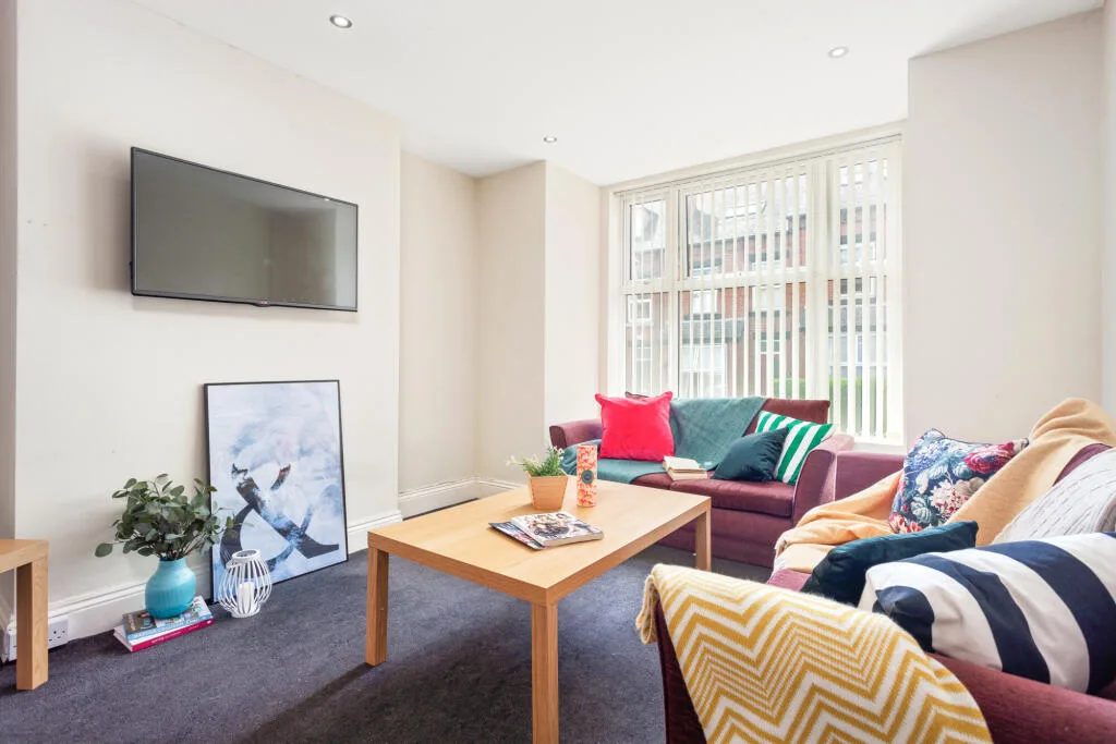 5 bedroom terraced house for rent