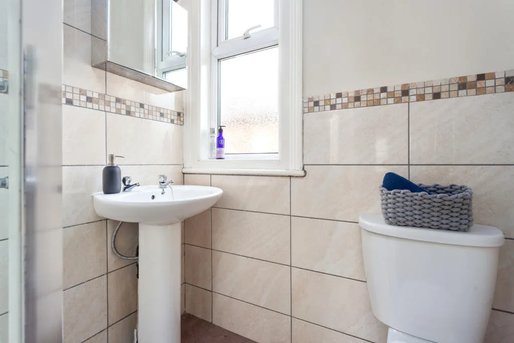5 bedroom terraced house for rent