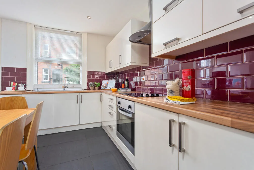 5 bedroom terraced house for rent