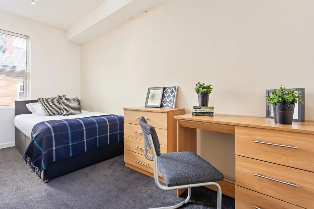 5 bedroom terraced house for rent