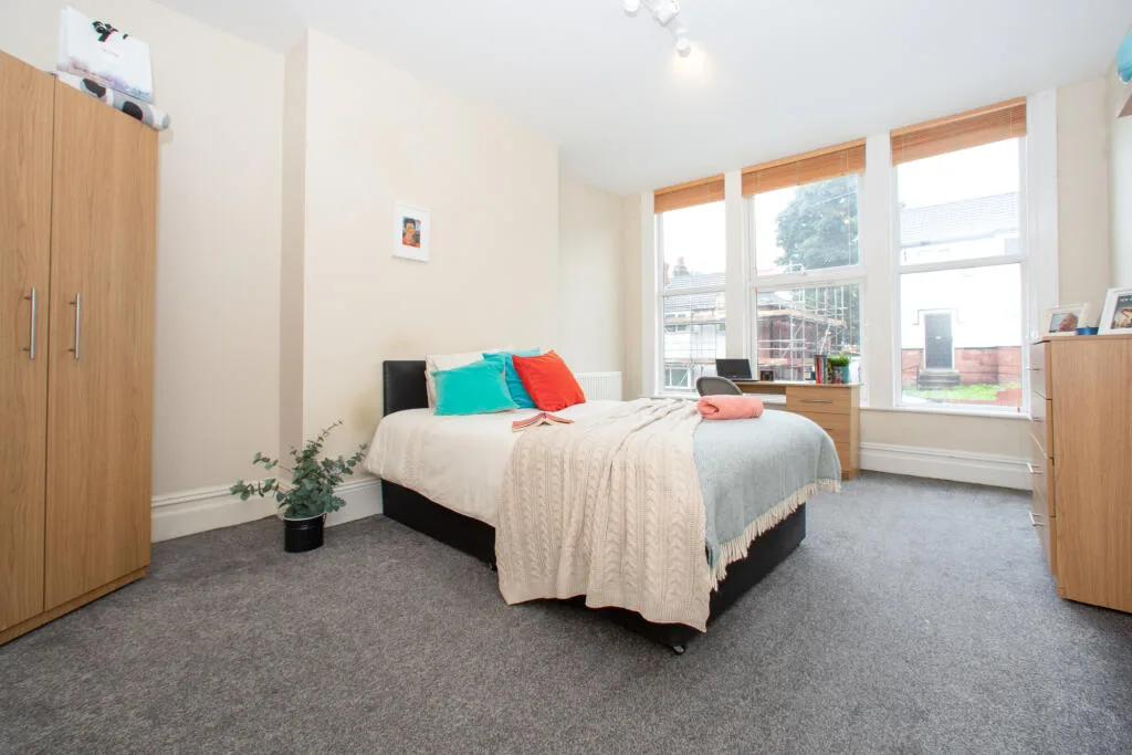 6 bedroom terraced house for rent
