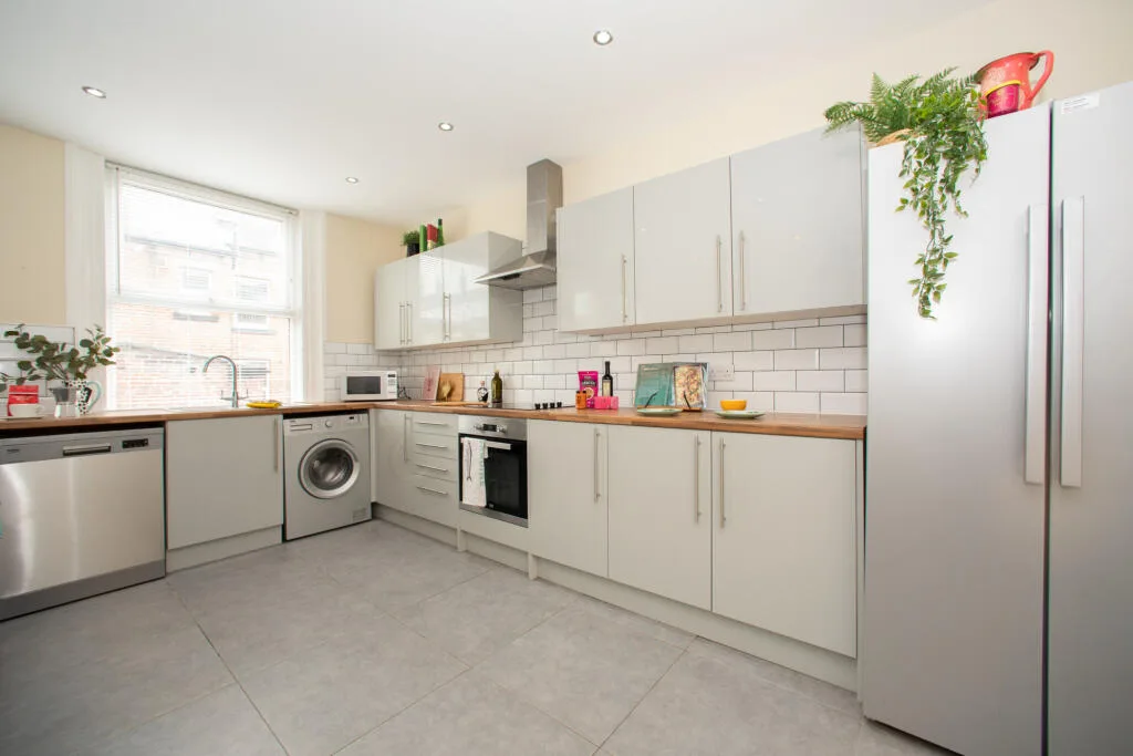6 bedroom terraced house for rent