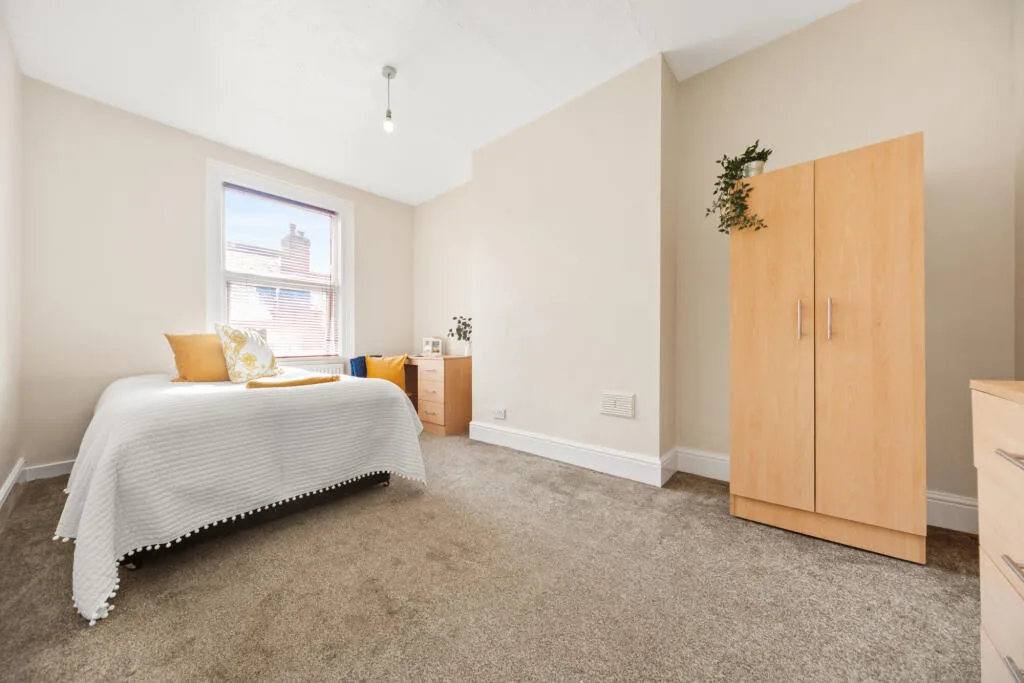 6 bedroom terraced house for rent