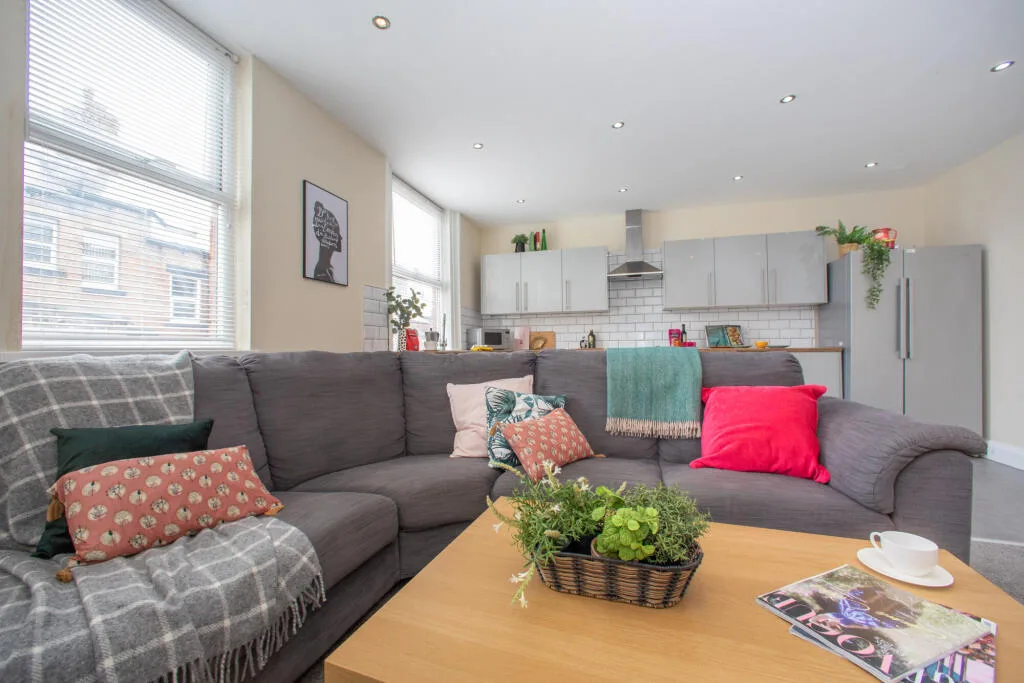 6 bedroom terraced house for rent