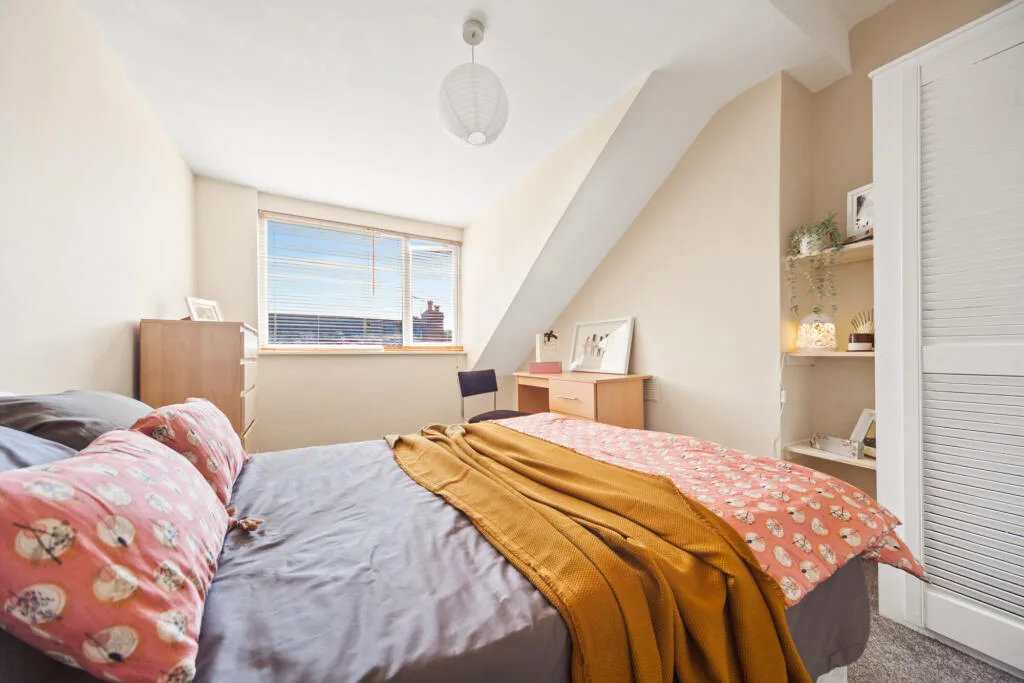 6 bedroom terraced house for rent
