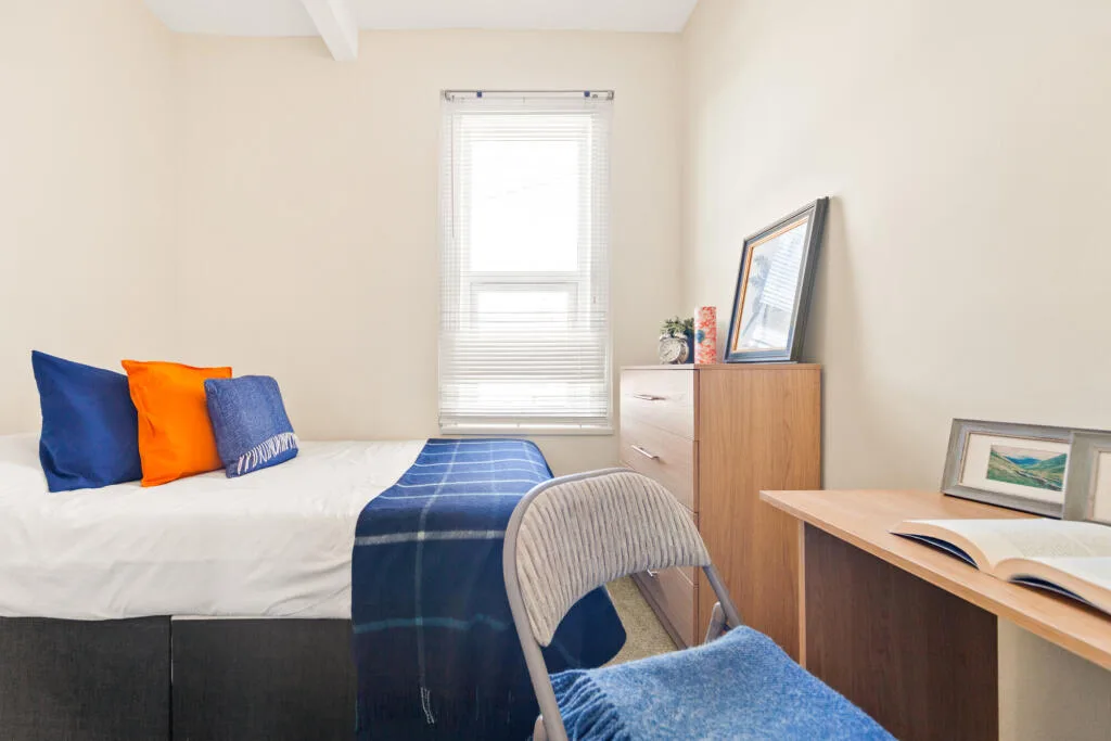 6 bedroom terraced house for rent