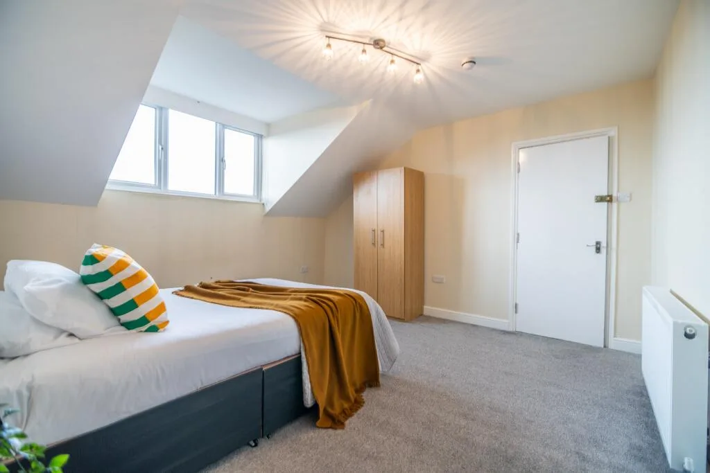 8 bedroom terraced house for rent