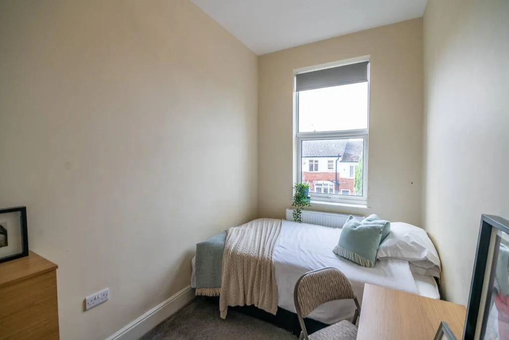 8 bedroom terraced house for rent